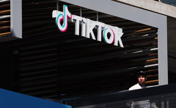 
                    Трамп подписал указ о сделке по TikTok
                