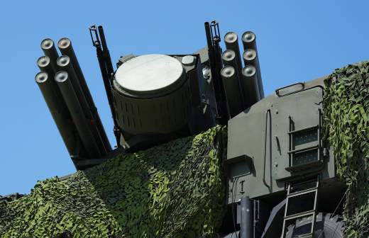 
                    Силы ПВО уничтожили 34 украинских дрона над тремя регионами России

        