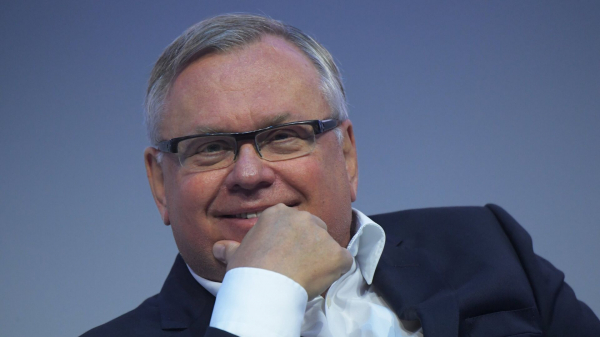 Глава ВТБ Костин заявил о тренде на дедолларизацию в мире