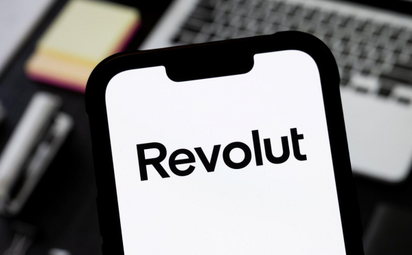 
                    Revolut начала размещать акции сотрудников при оценке в $75 млрд
                