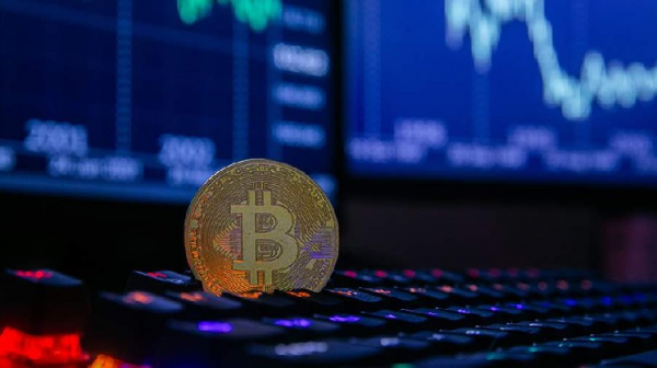 ЦБ РФ намерен допустить банки к работе с криптовалютами