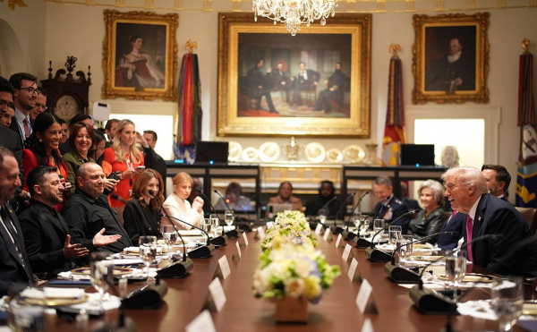 
                    Зеленский предложил Трампу обменять Tomahawk на украинские дроны
                