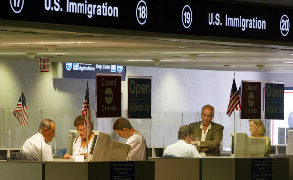 
                    США аннулировали визы &laquo;праздновавшим&raquo; смерть Чарли Кирка в соцсетях
                