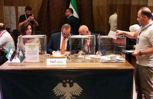 
                    Путин начал переговоры с президентом Сирии в Кремле

        