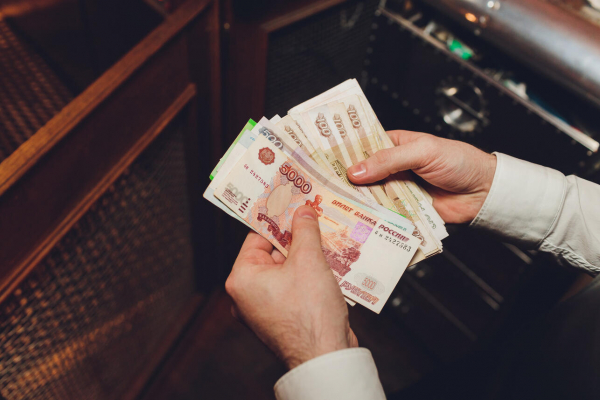 Вернут забытые долги: кому ноябрь обещает финансовый успех