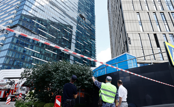 
                    Домодедово и Жуковский закрыли для полетов на фоне атаки дронов на Москву
                