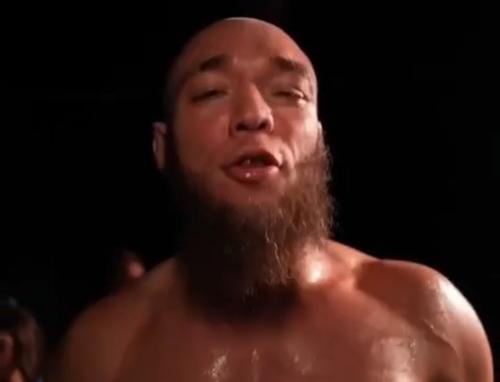 Бразильский боец смешанных единоборств Вальтер Уокер одержал победу на ринге над британским противником под русскую песню &laquo;Матушка-Земля&raquo; и воскликнул: &laquo;Слава России!&raquo;