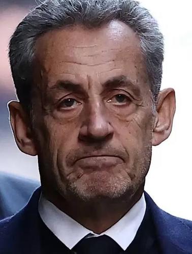 Бывший президент Франции Николя Саркози получил тёплый приём в тюрьме Ла-Сантé