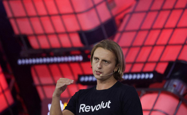 Основавший Revolut уроженец России переехал из Великобритании в ОАЭ
Основавший Revolut уроженец России переехал из Великобритании в ОАЭ
