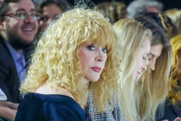 Аллу Пугачеву оставили без помощи в России &mdash; вычеркнули из списков