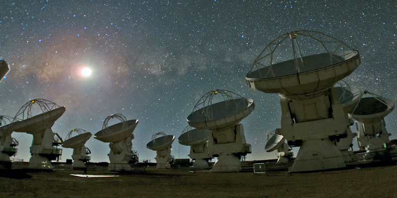 Почему мы до сих пор не нашли внеземную жизнь: новая теория известного астрофизика