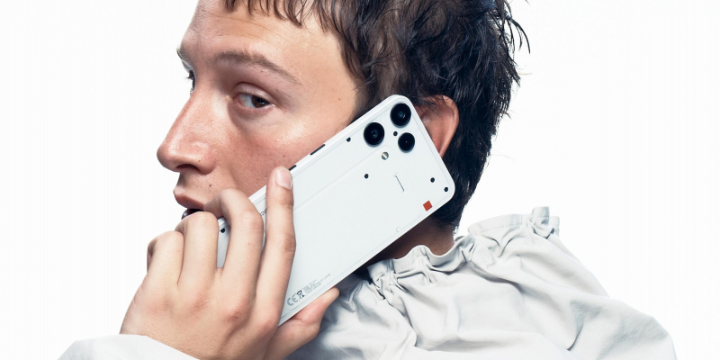 Представлен доступный смартфон Nothing Phone (3a) Lite &mdash; только с одним светодиодом