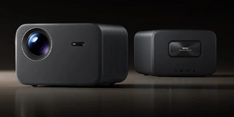 Redmi представила проектор 4 Pro с сабвуфером и голосовым помощником