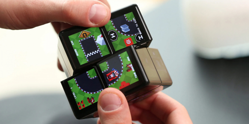Вышел WOWCube &mdash; кубик Рубика с ЖК-экранами, на котором можно играть в 2048 и другие игры