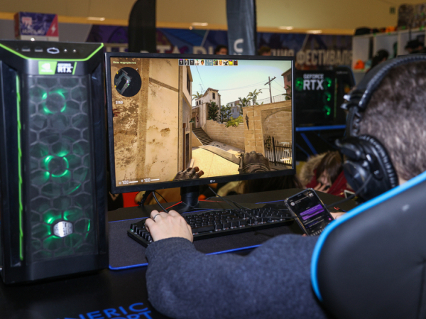 Взорвавшего автомобиль участника СВО завербовали в видеоигре Mobile Legends