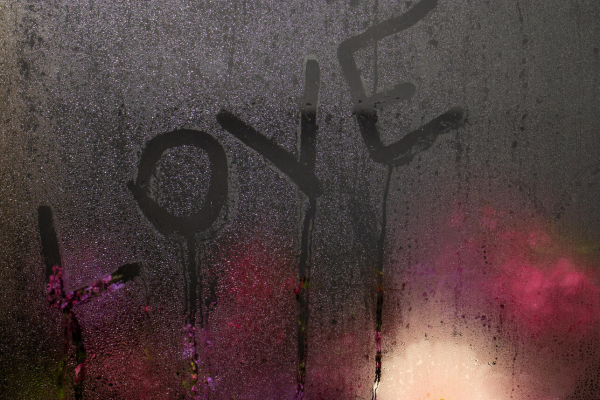 Если постоянно запотевают окна, есть простое решение без всякой химии