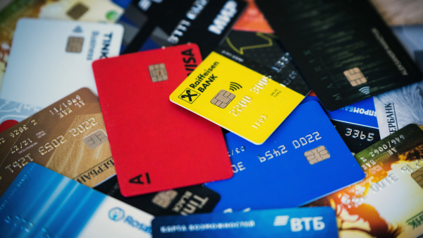 Банки держат дистанцию
Банки держат дистанцию