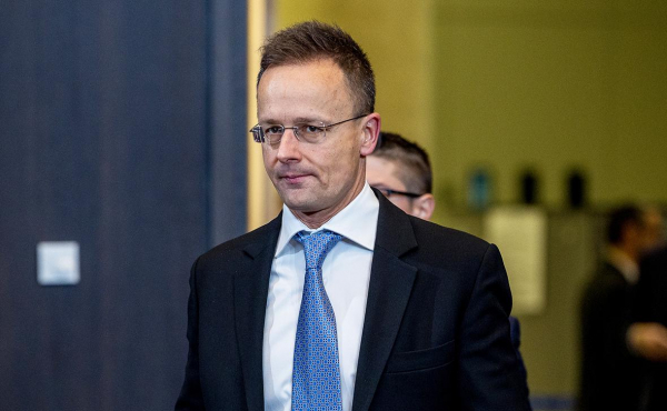 Сийярто заявил, что Венгрия не пустит «украинскую мафию» в ЕС
Сийярто заявил, что Венгрия не пустит «украинскую мафию» в ЕС