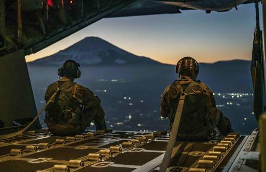 США вывезли из Японии ракетные установки Typhon
США вывезли из Японии ракетные установки Typhon