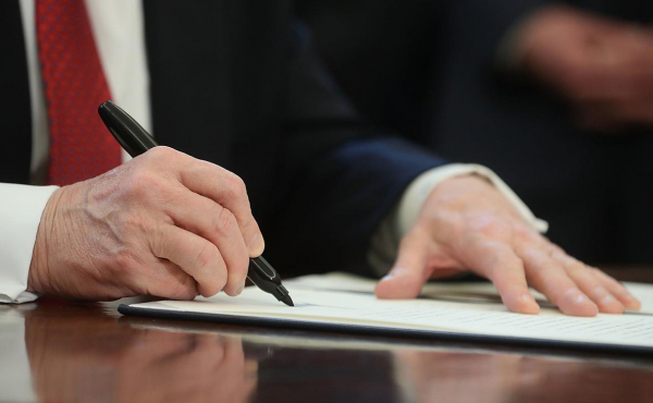 В США завершился самый долгий в истории шатдаун
В США завершился самый долгий в истории шатдаун