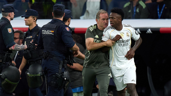 Хаби Алонсо заявил, что Винисиус не будет наказан после скандального эпизода в матче с &laquo;Барселоной&raquo;