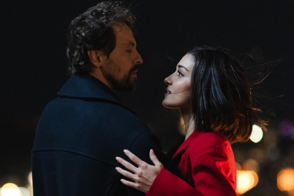 Ханде Эрчел вновь прилетит в Москву на премьеру фильма «Два мира, одно желание» Ханде Эрчел вновь прилетит в Москву на премьеру фильма «Два мира, одно желание»