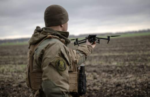 
                    Силы ПВО за неделю уничтожили более 500 беспилотников ВСУ над территорией РФ

        