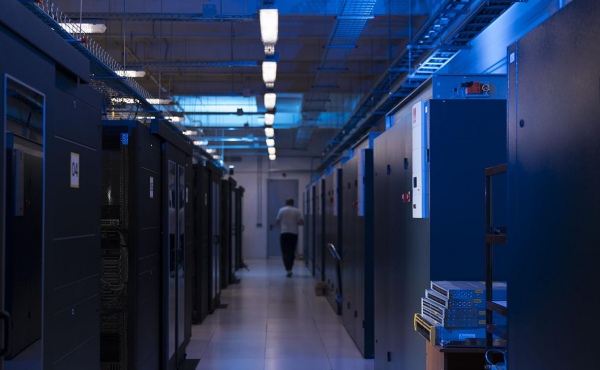 
                    В 2025 году инвестиции в дата-центры впервые превзойдут вложения&nbsp;в&nbsp;нефть
                