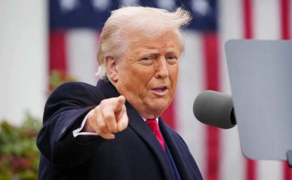 
                    Трамп пообещал заплатить всем американцам по $2 тыс. из денег от пошлин
                