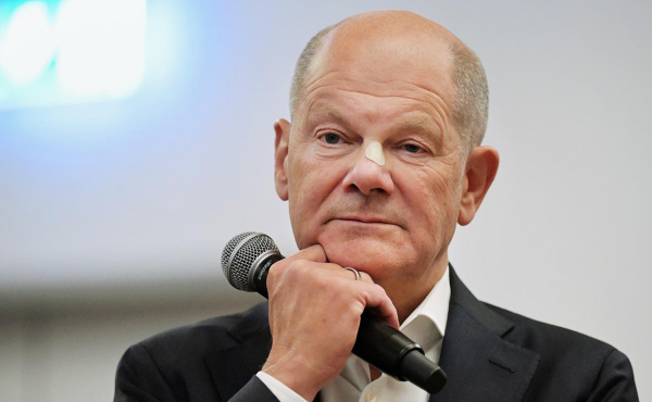 
                    Шольц рассказал о предложении США о тайной сделке по газу
                