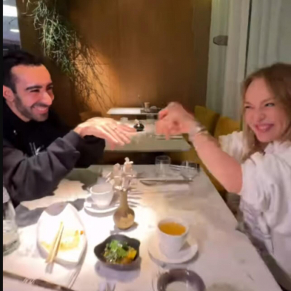 «Валера против него — дед»: Джанабаеву застали за нежностями с молоденьким брюнетом «Валера против него — дед»: Джанабаеву застали за нежностями с молоденьким брюнетом