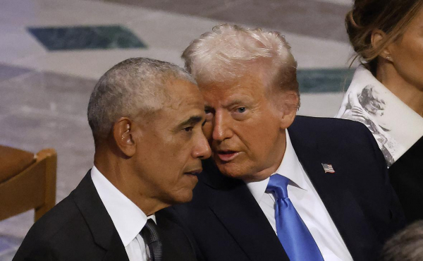 Американский журналист узнал, о чем Трамп говорил с Обамой на похоронах
Американский журналист узнал, о чем Трамп говорил с Обамой на похоронах