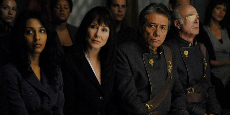 От &laquo;Светлячка&raquo; до &laquo;Героев&raquo;: Collider назвал 10 лучших научно-фантастических сериалов без пришельцев