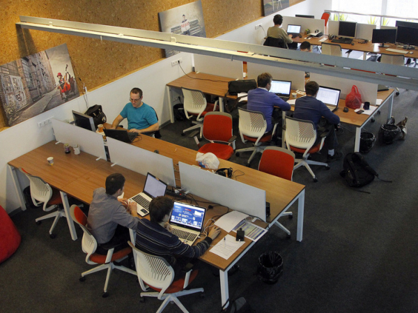 Россиянам рассказали о штрафах для работодателей за неоплату переработок