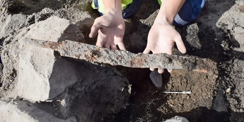 В Швеции нашли уникальные сокровища викингов &mdash; мечи, бусы и многое другое